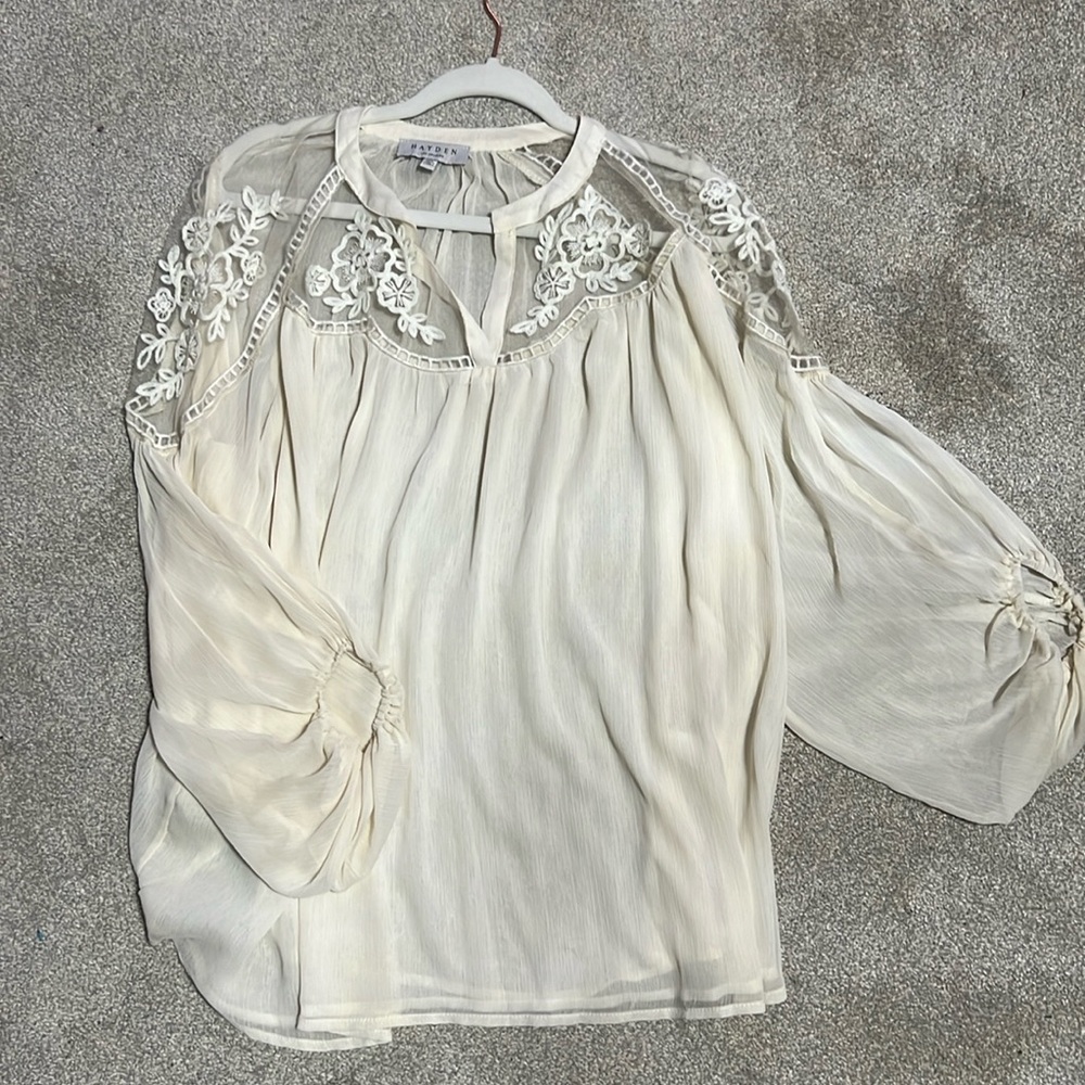 Vici slowly floral top size m/l good condition only worn a few times!